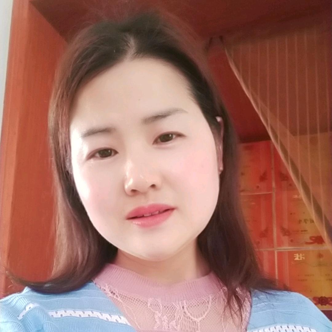 小龙女 (爱好唱歌喜欢跳舞）
