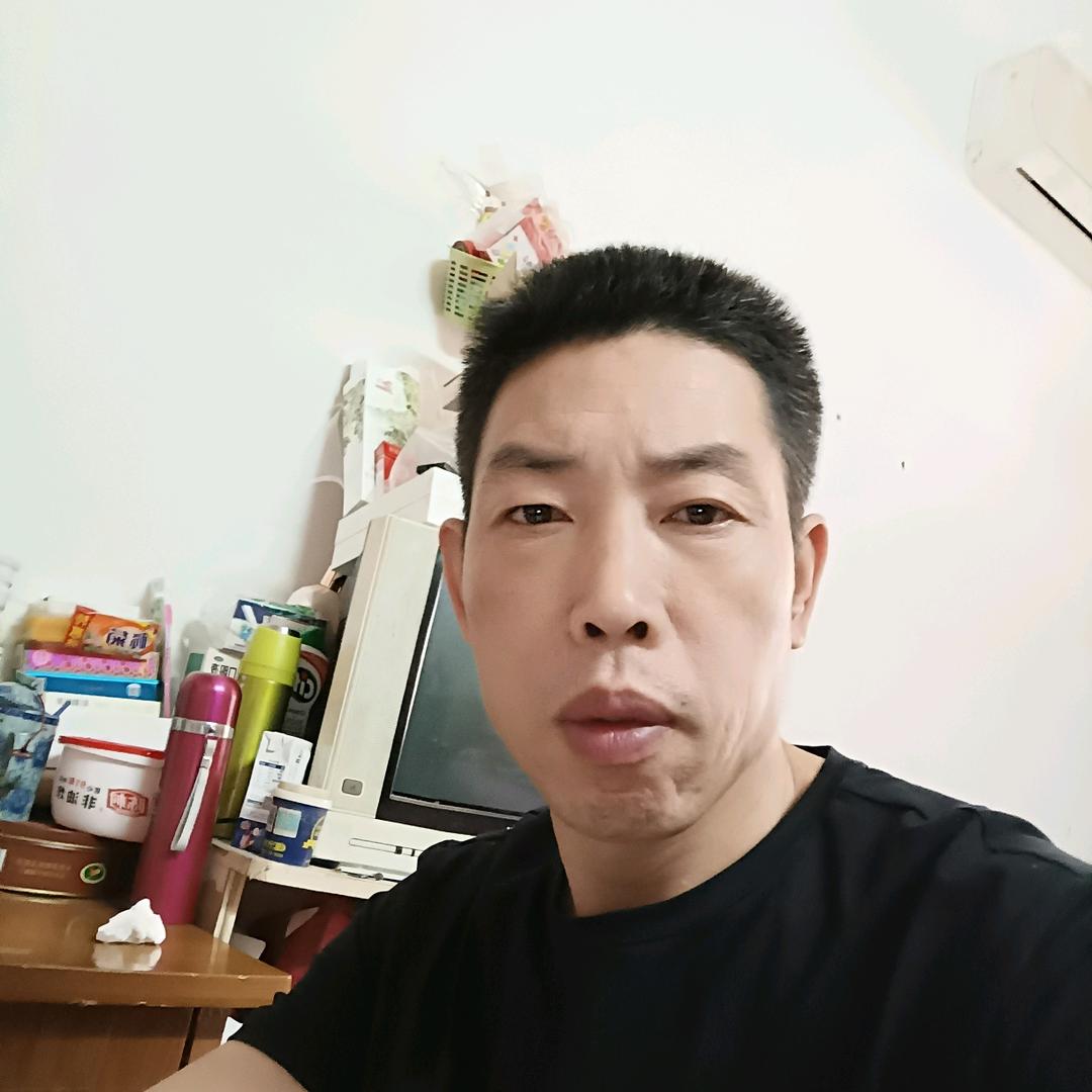 黄小军