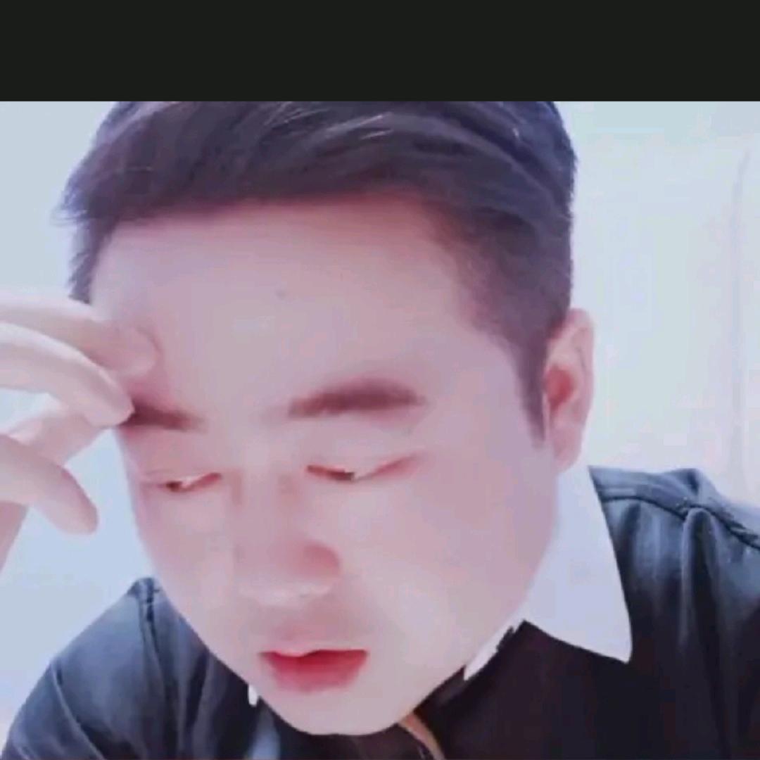 骆 宇