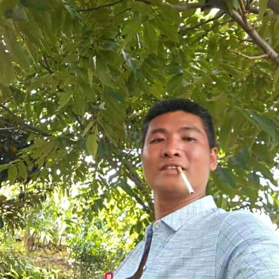 馬斯 真诚的我主要经营，沙石料，红砖水泥
