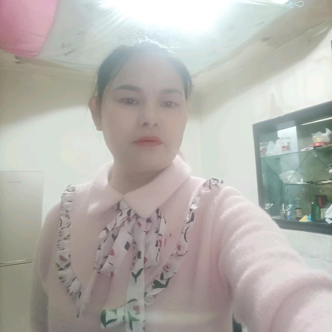 小雨茶摊，喷香二手车行对面