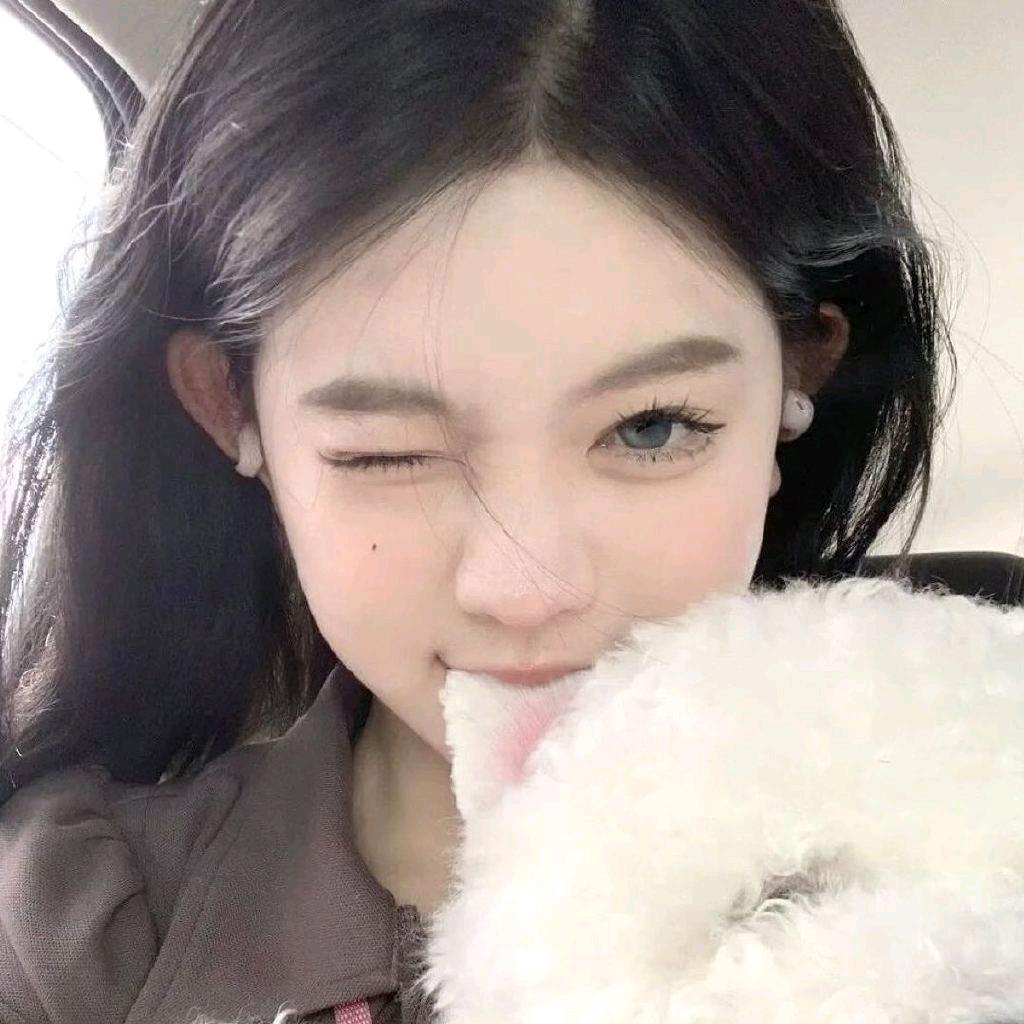 Leah77