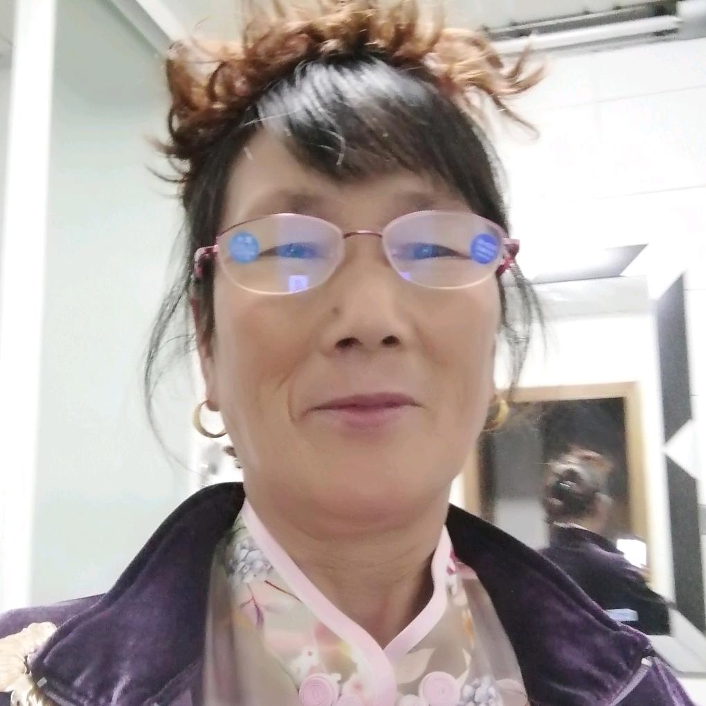 开朗大美女