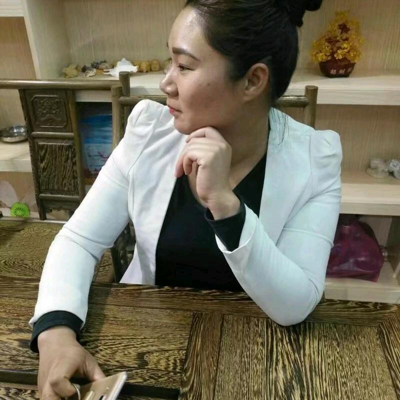 鸿牌吊顶何洁