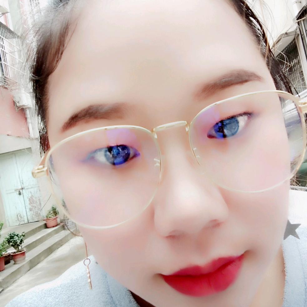 轻轻一个文