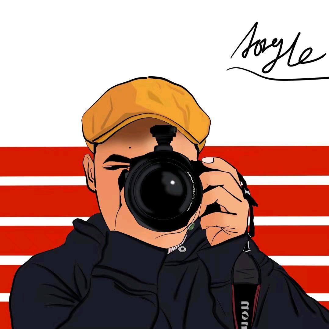 摄影师敖日格乐