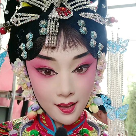 演员杨金晓