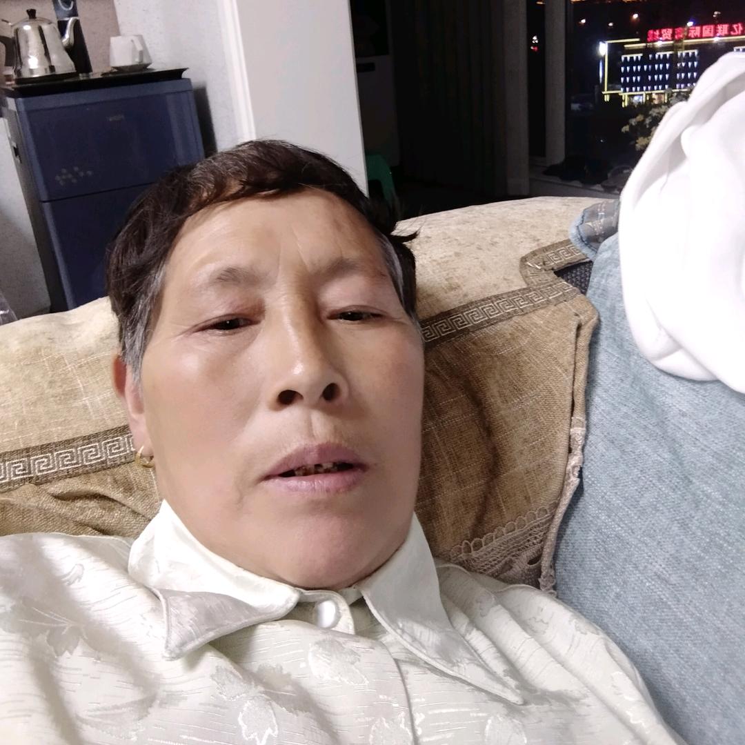 农村大妈