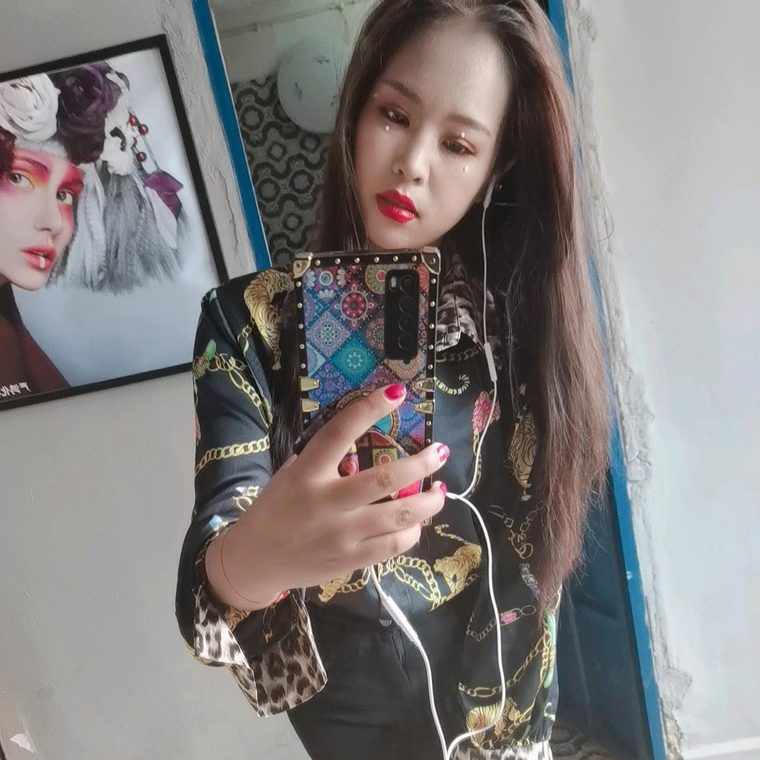 燕燕爱臭美🌹🌹🌷🌷