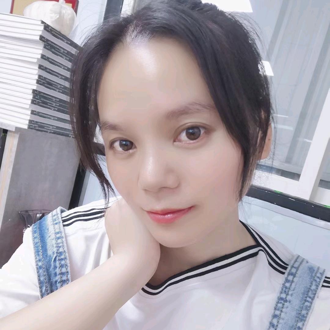 阁尼斯门业 沃精典木业  新港仿生精板