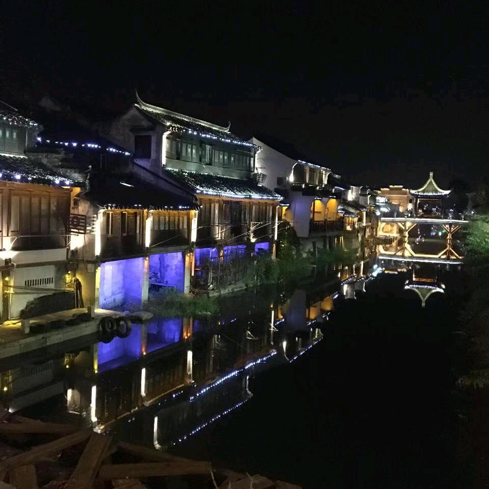 王