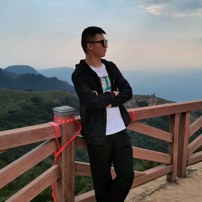 旅游大巴阿文