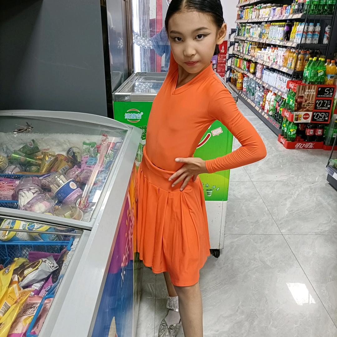 罗秋英