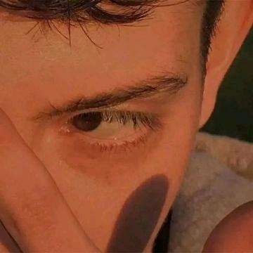 躺平表演艺术家