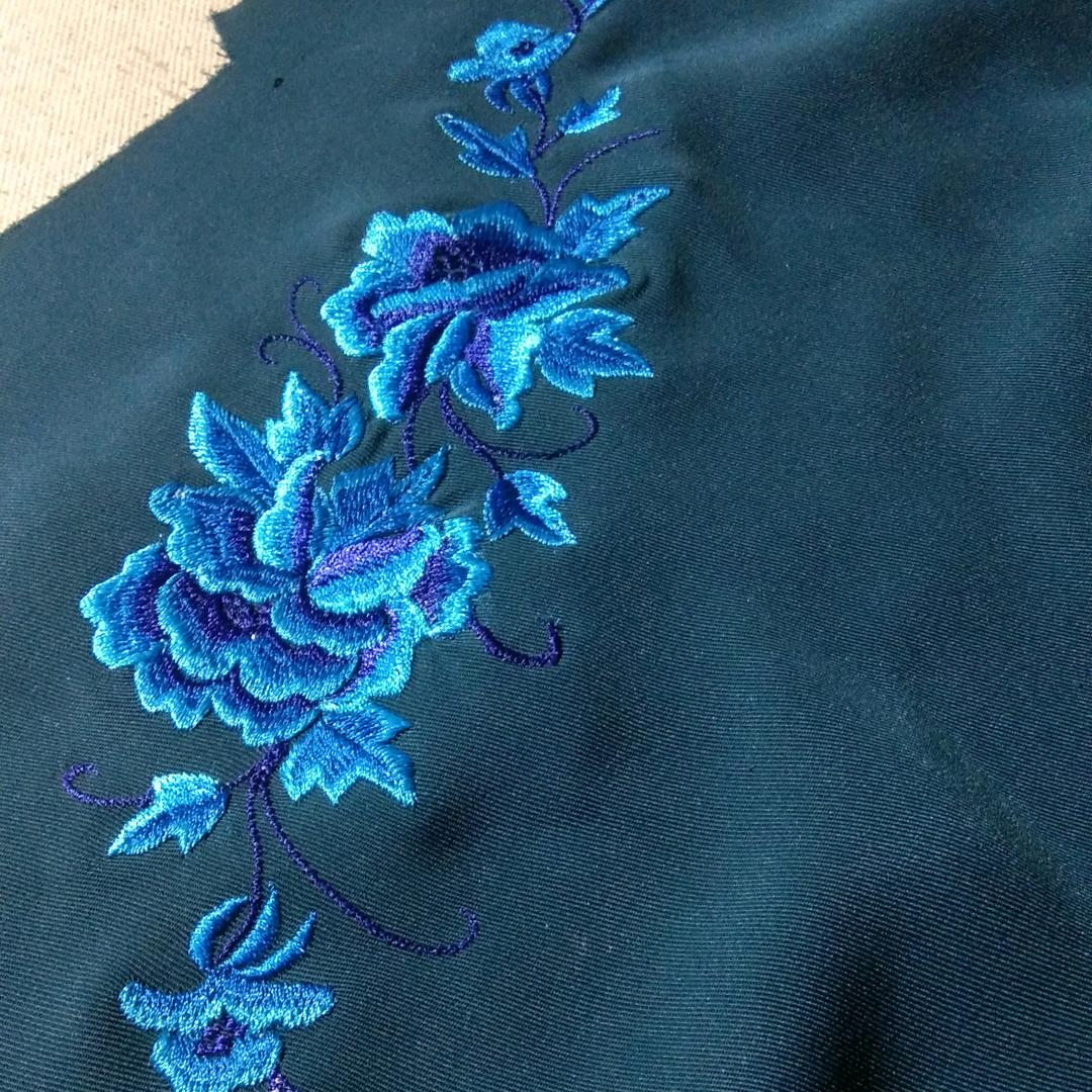 隆林壮家推绣花李姐