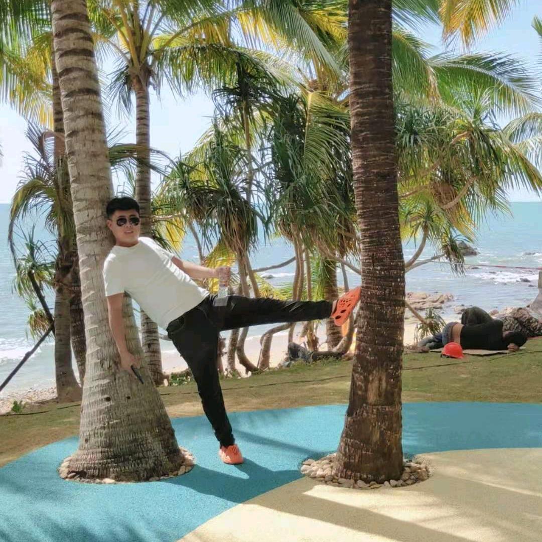 李衙内（如皋延边烧烤城）