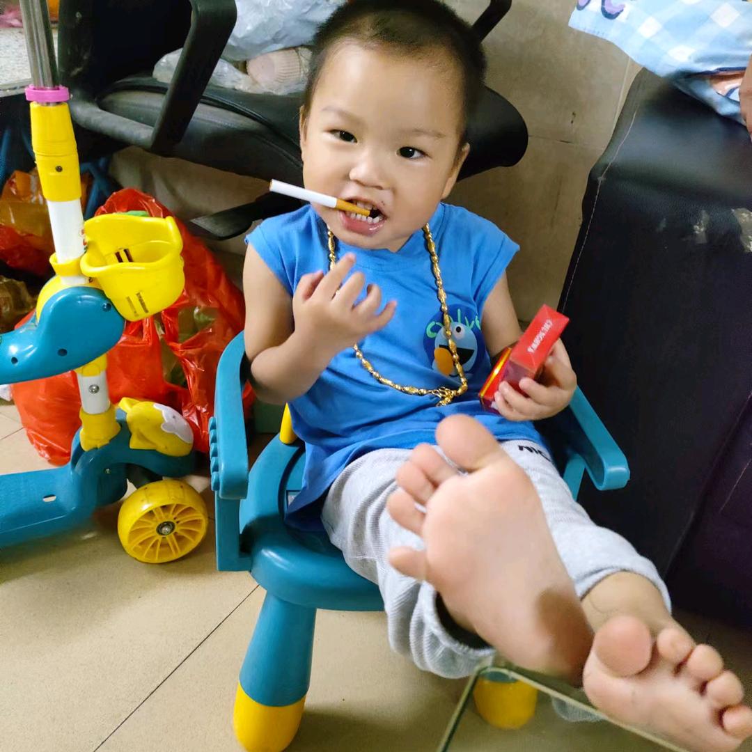 钟，，，，，，，，，，，，，，，，，爱钱