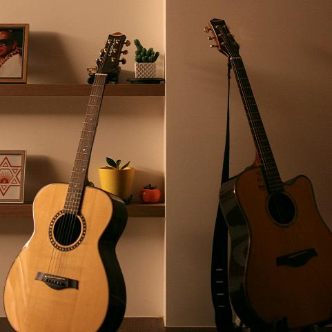 溪云壶酒一张琴