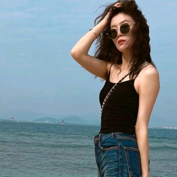 唐果极简女装