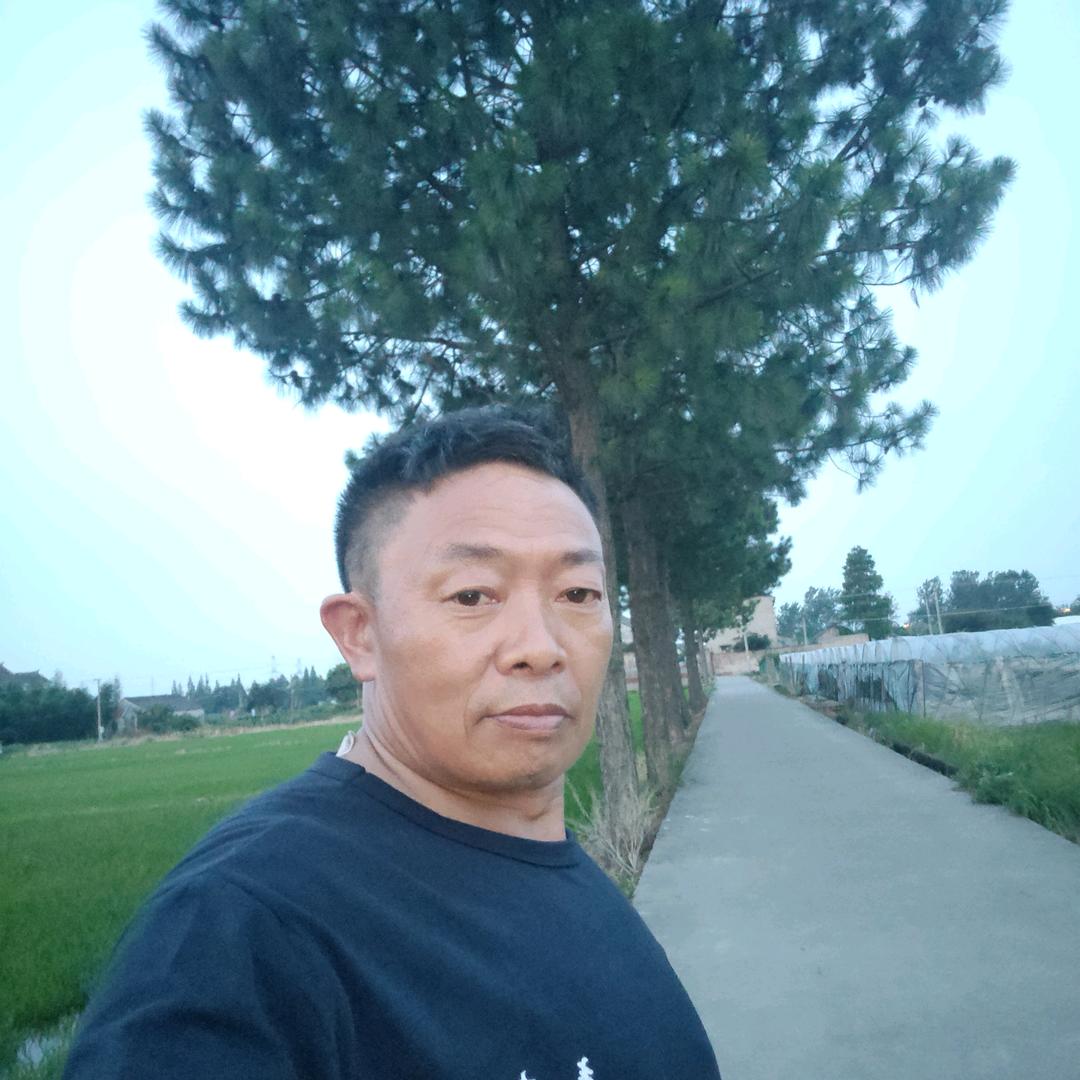 唐哥每天晚上8点9分钟准时开播