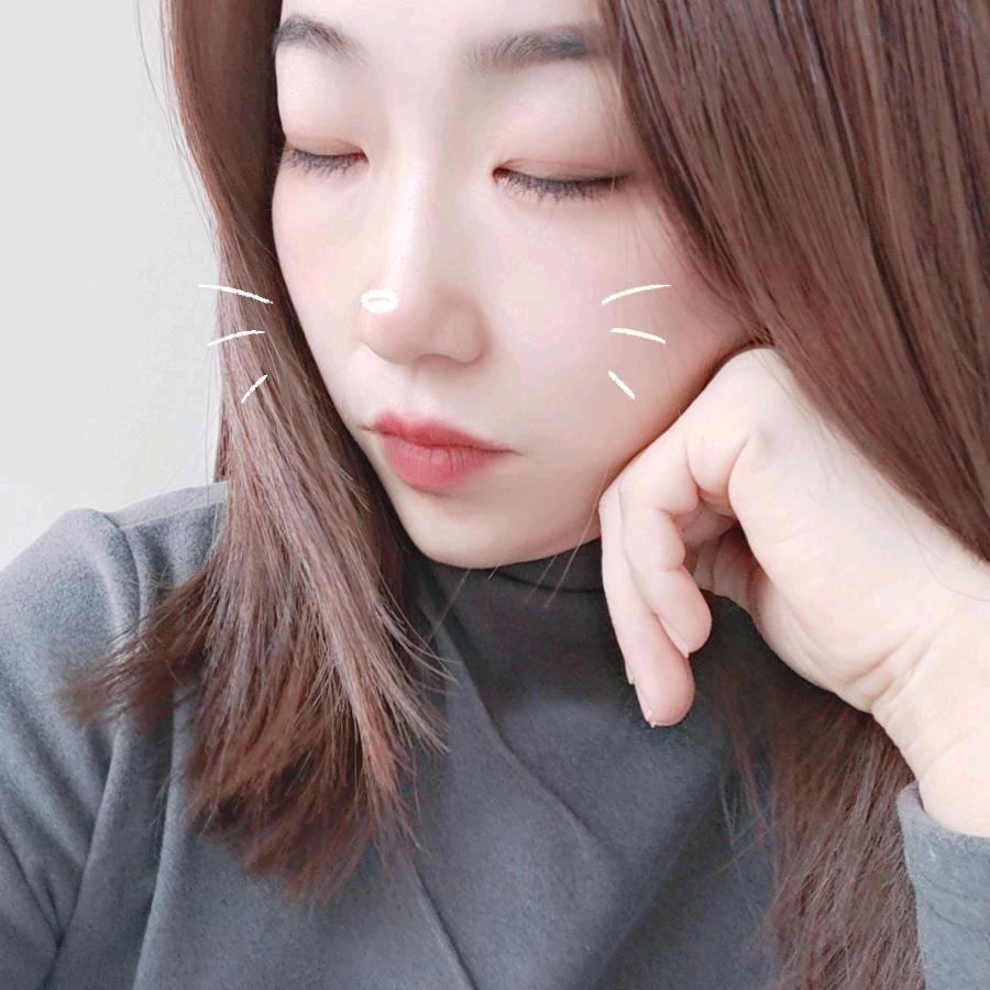 被阳光灼伤眼的小姐姐（瑶瑶）