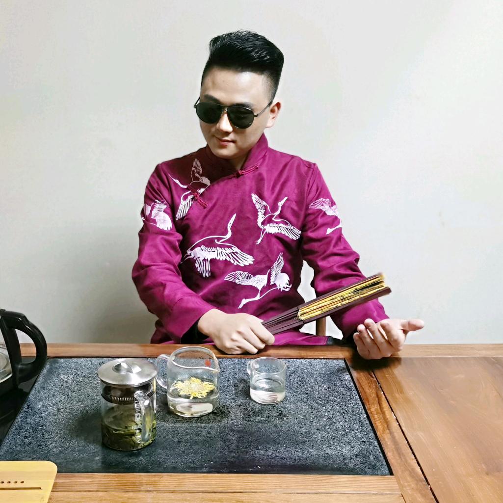 大总管房佳