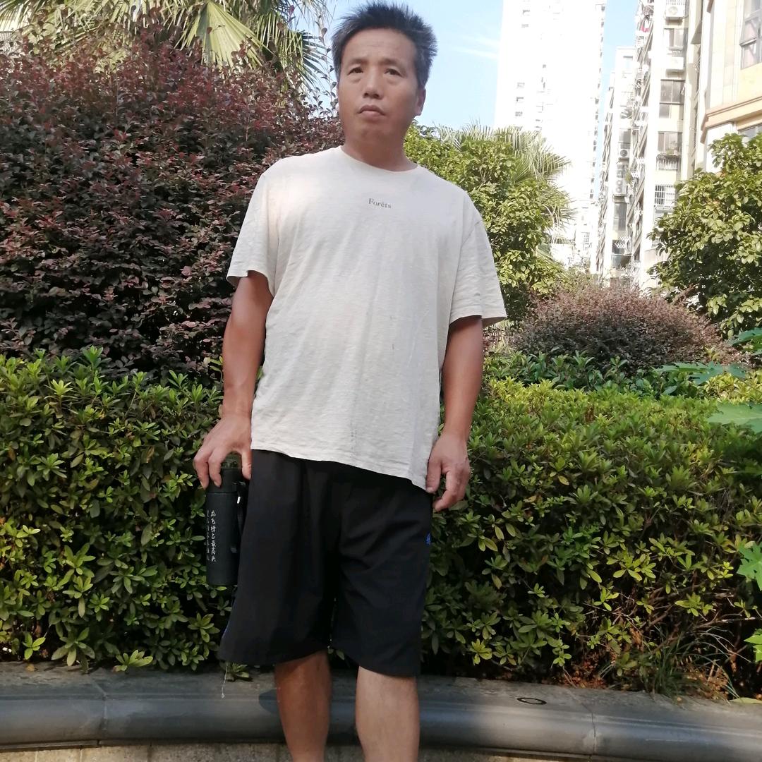 泥工师傅会涨彩