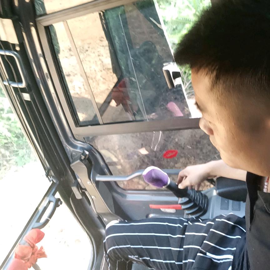 呦呦打狗了