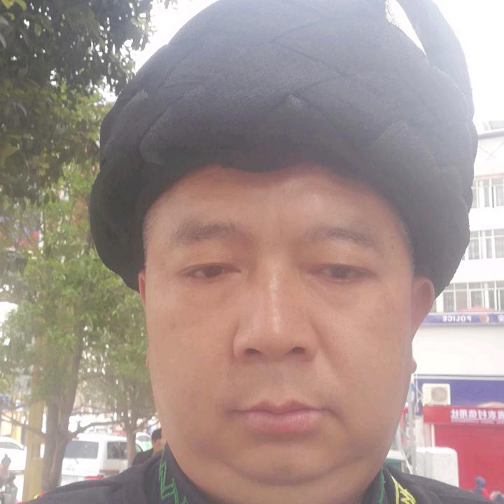 禄安洪