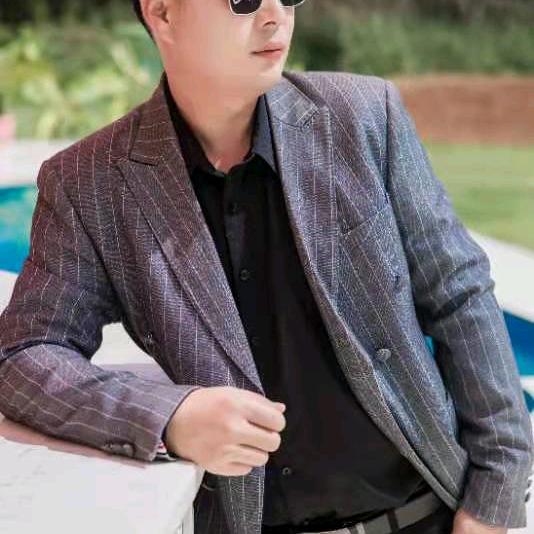 杨毅肖