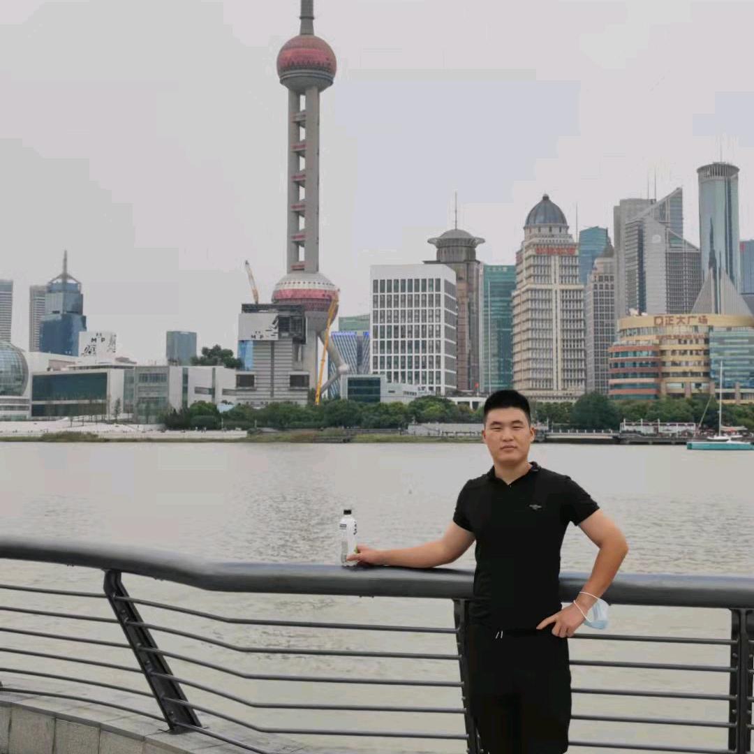汤世林