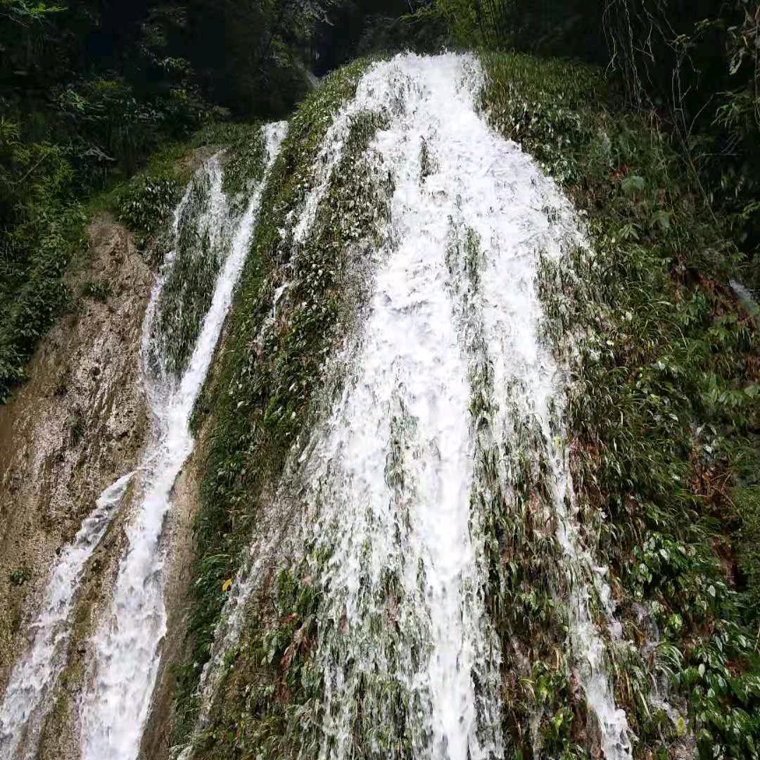 天空下着小雨