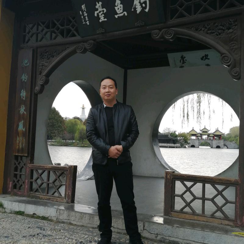 (●—●)飞哥(´-ω-`)