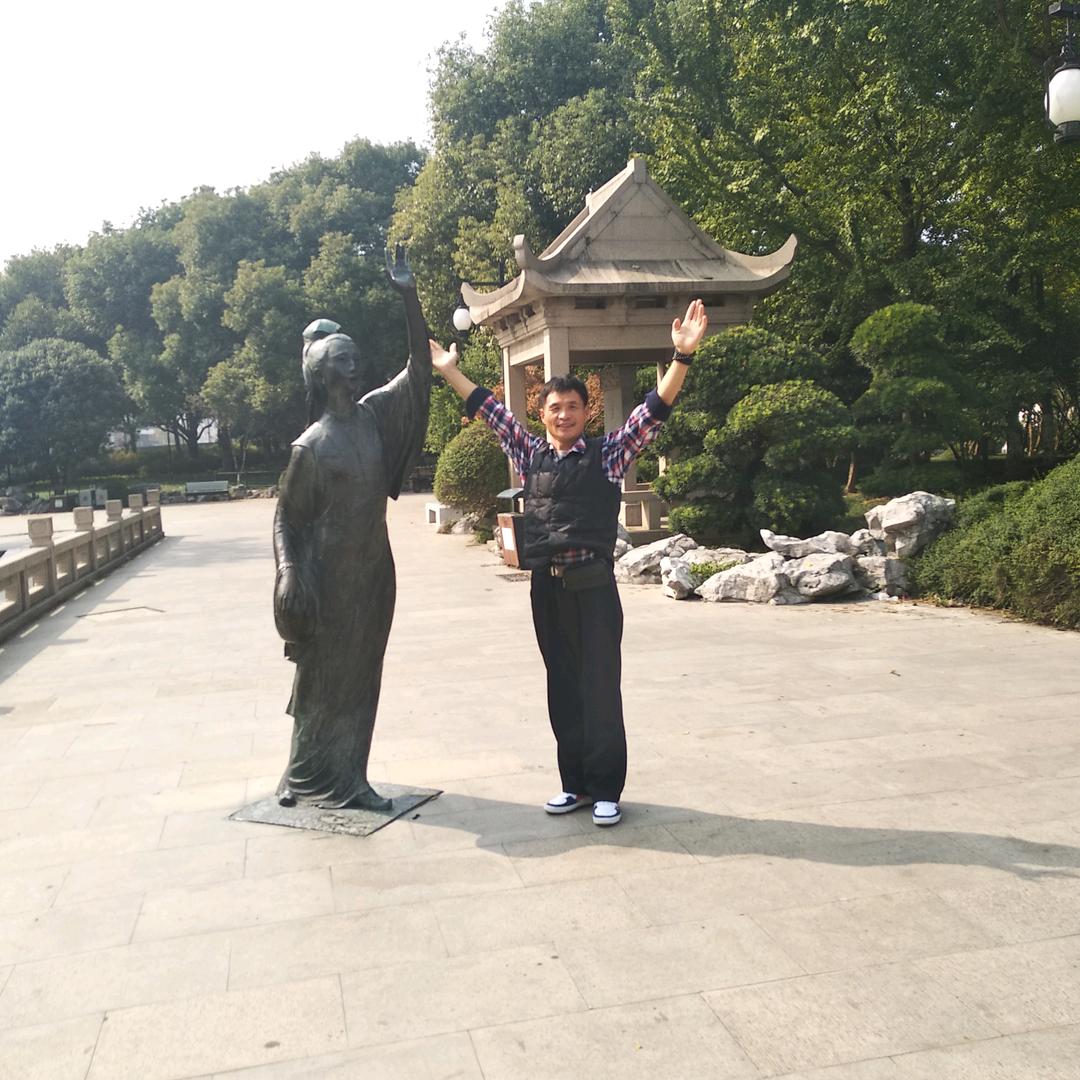 心宽无处不桃源