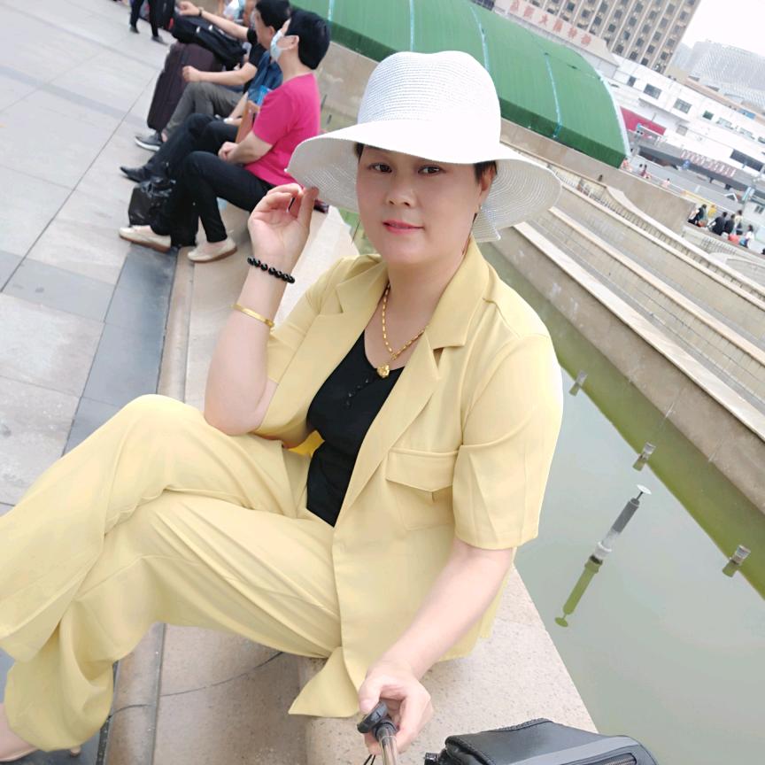 田玲