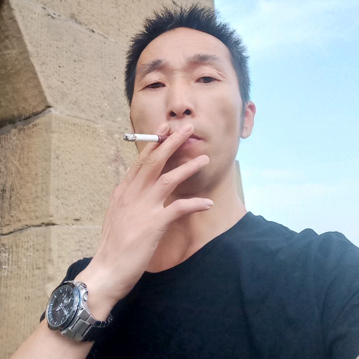 室内外装修在外流浪的人