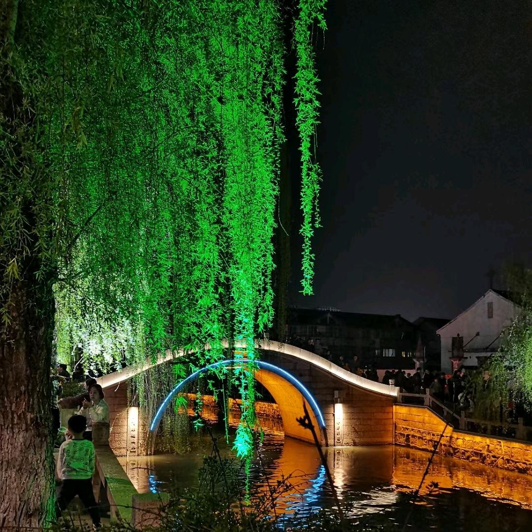 smile 假装的很好        -