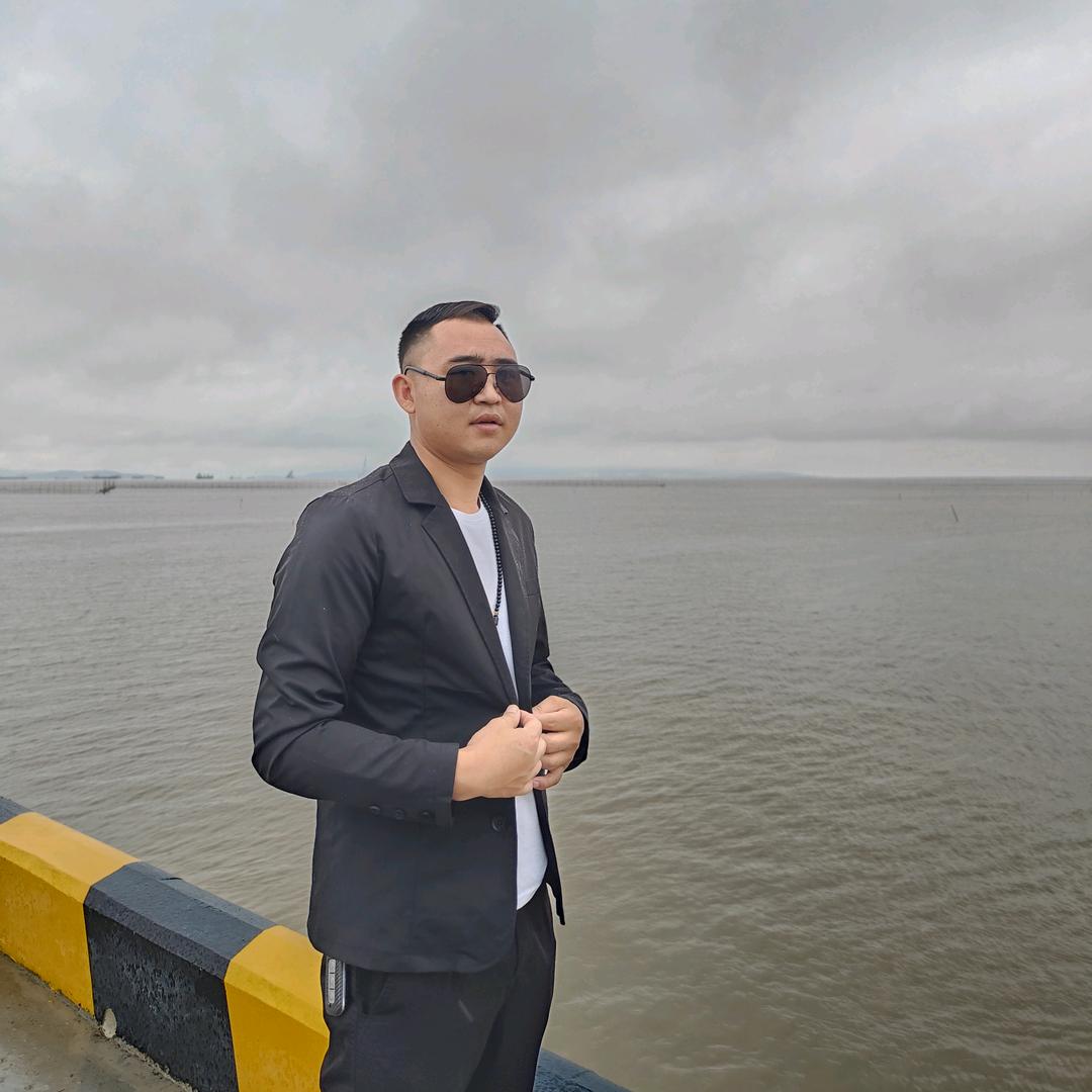 阿作，招聘员工