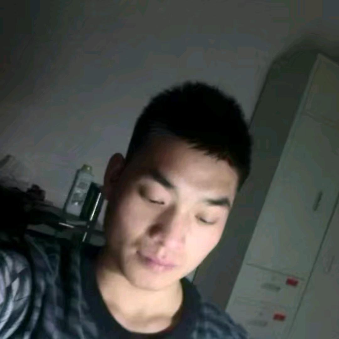 脑海里的未亡人:)