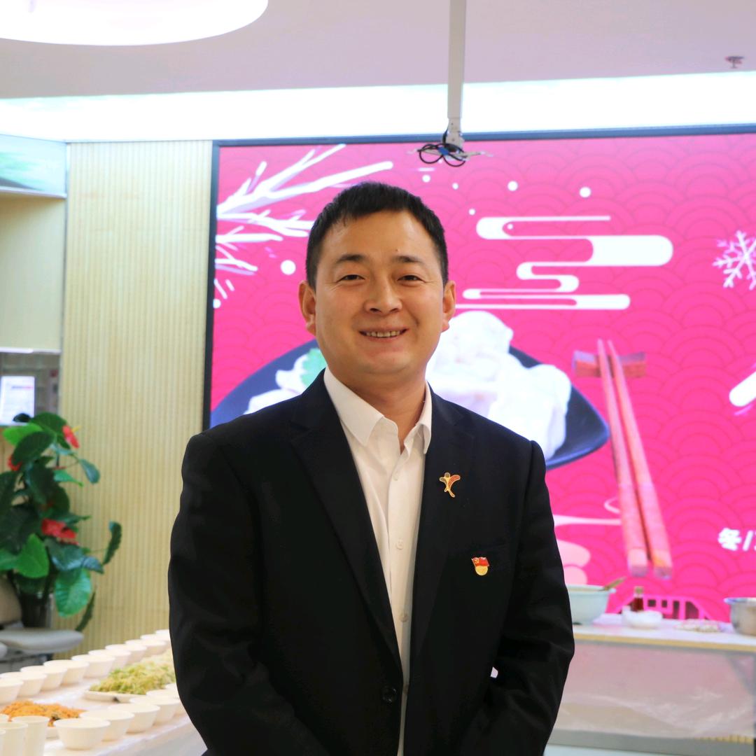 巨白