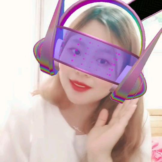 大脸盘子小姐姐