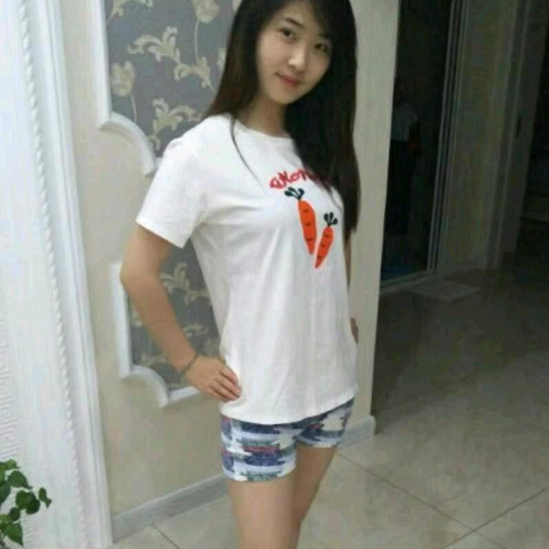 嘴角上扬的微笑