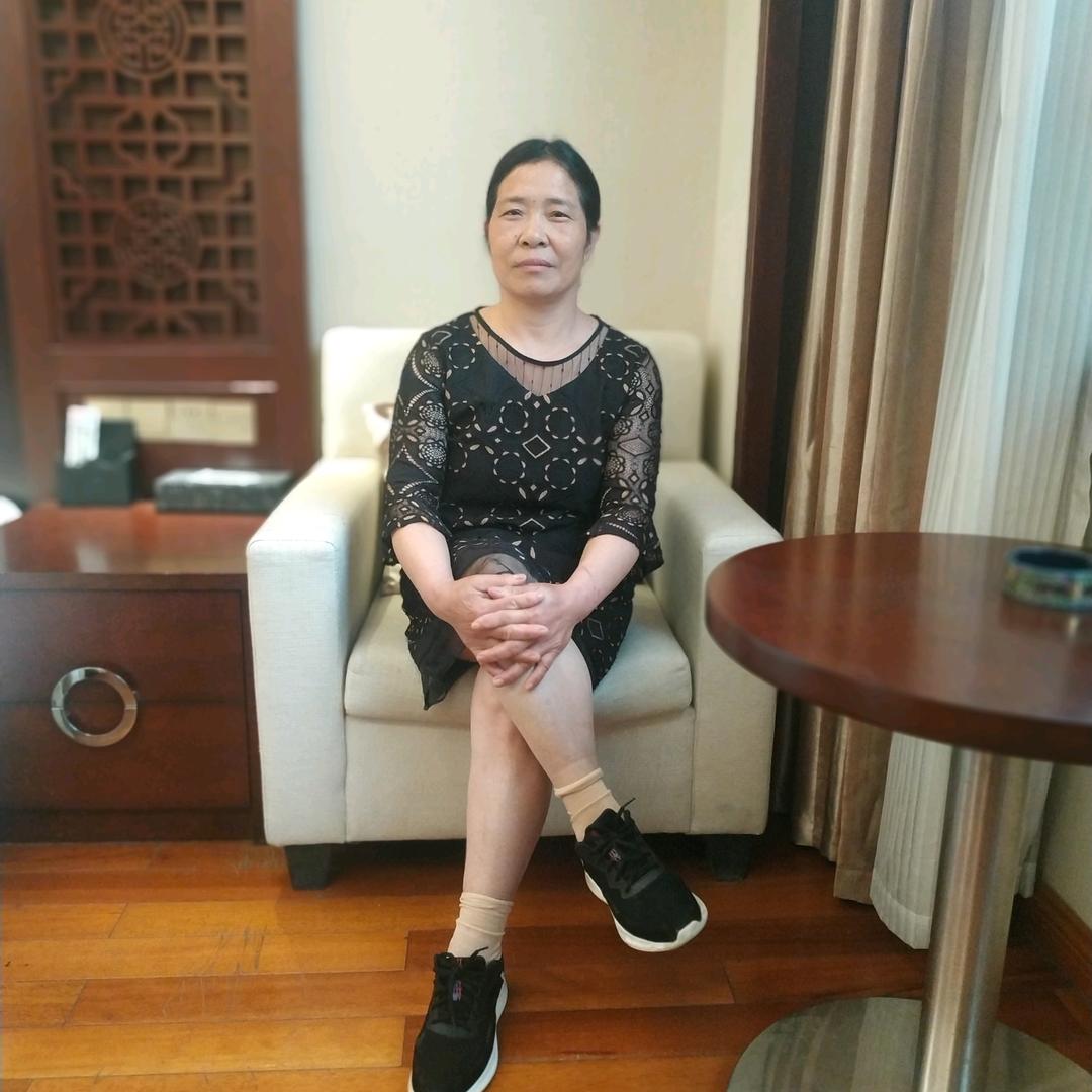 程女士