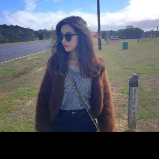 凌河区柠羽辰服装销售店