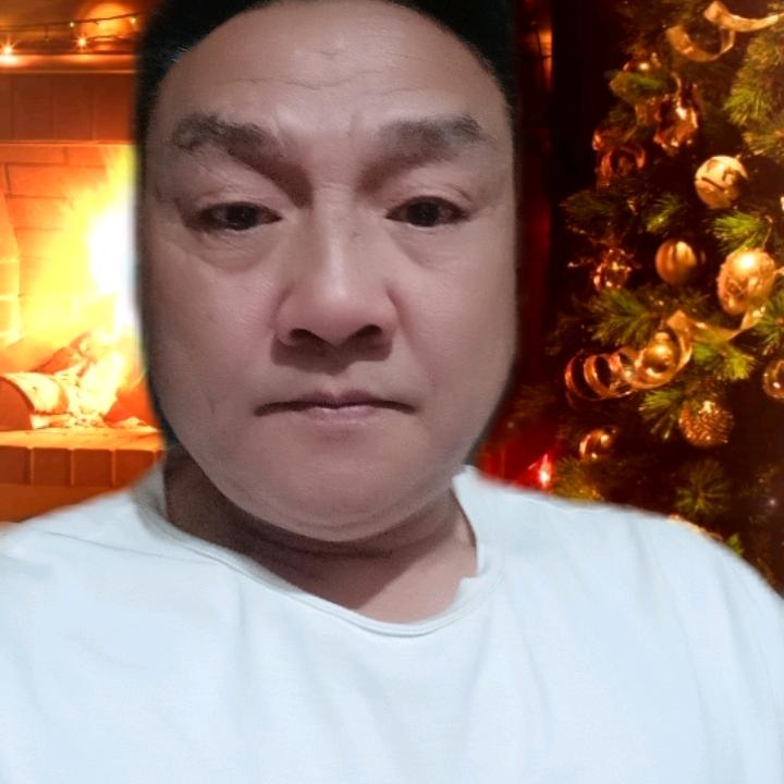 随缘哥，每晚八点开播唱歌交友，