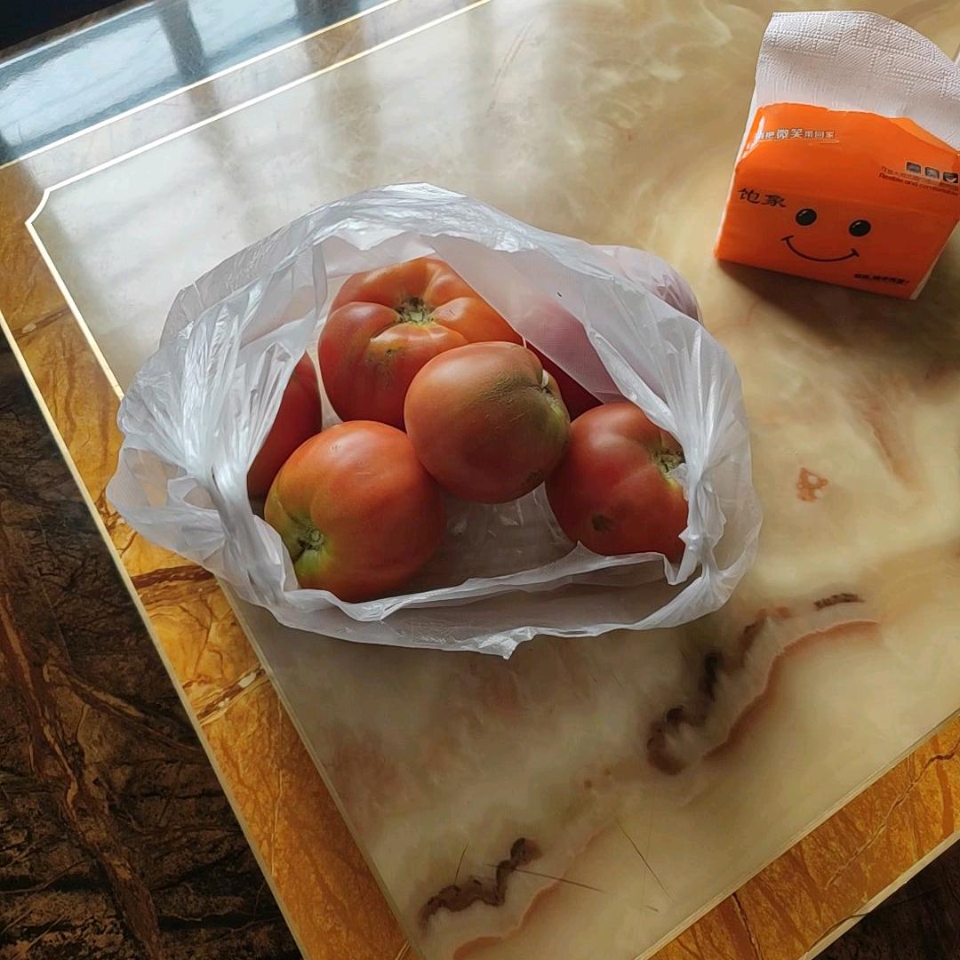 油门一脚踩到底