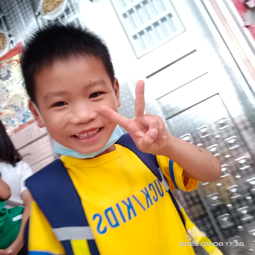 黎小四