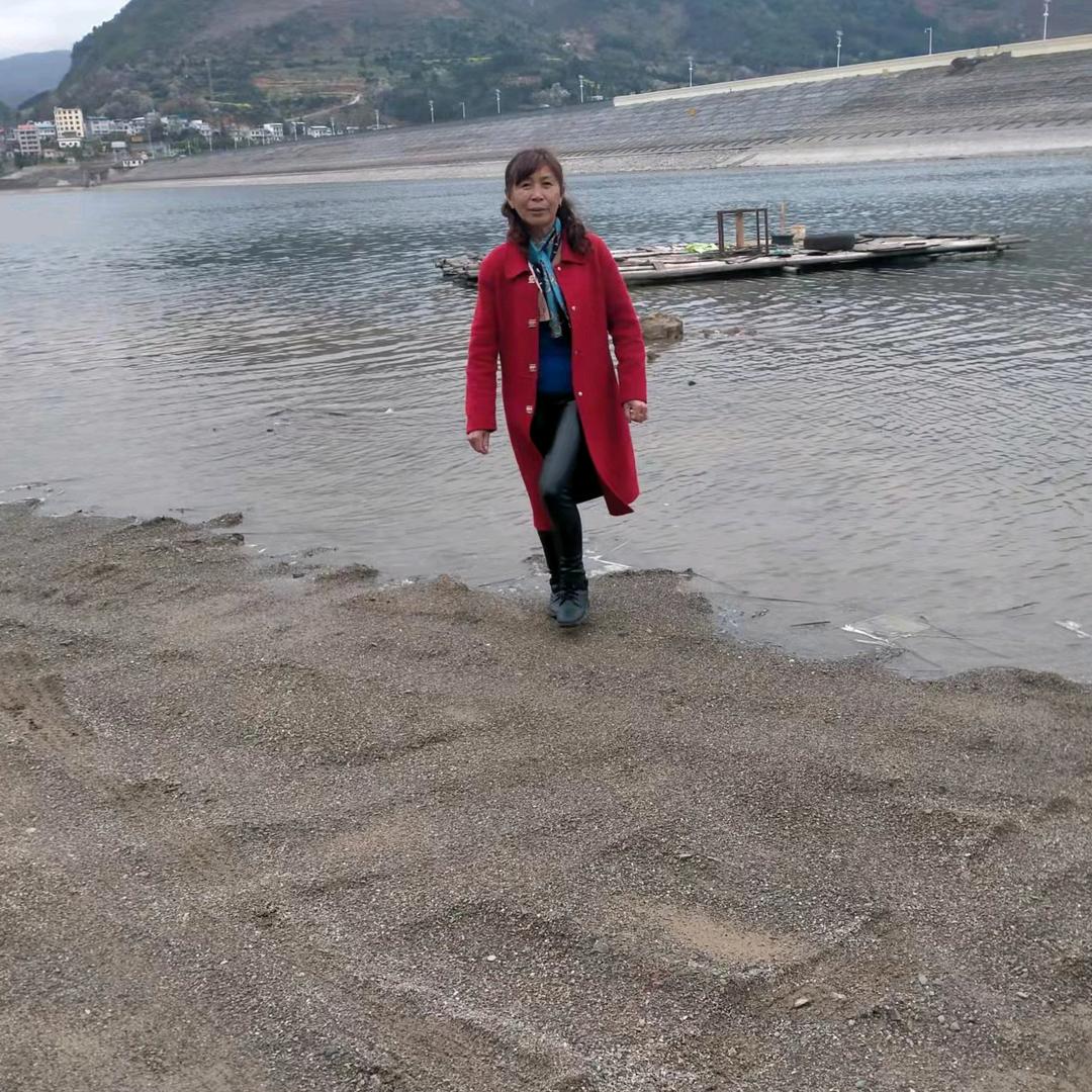 袁春琴不求上进只求我所亲的人平平安安，