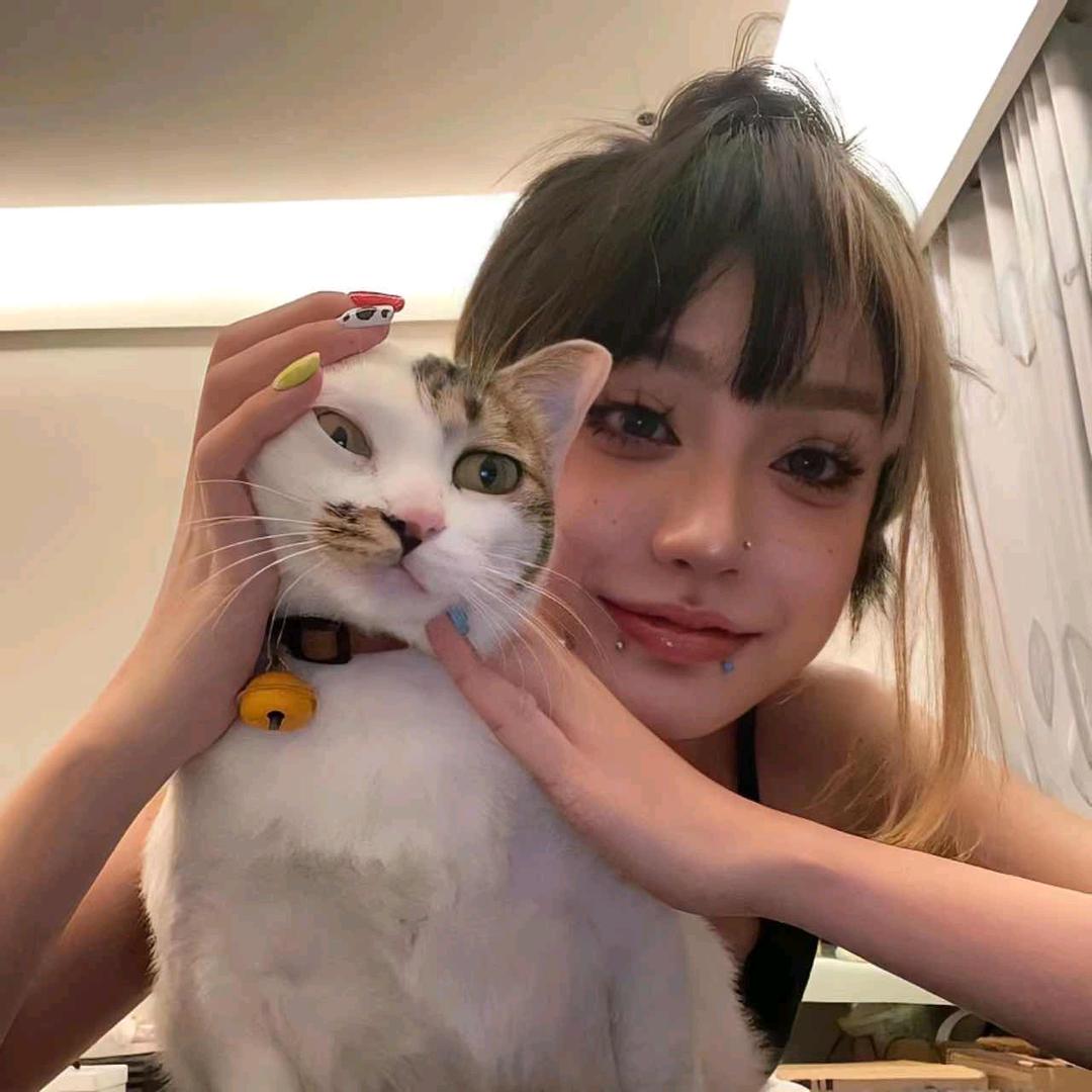 郗莓