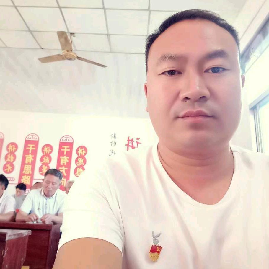 李威